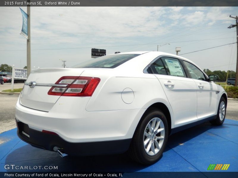 Oxford White / Dune 2015 Ford Taurus SE