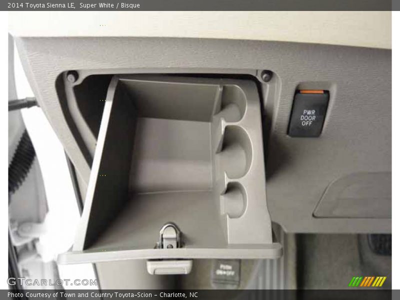 Super White / Bisque 2014 Toyota Sienna LE