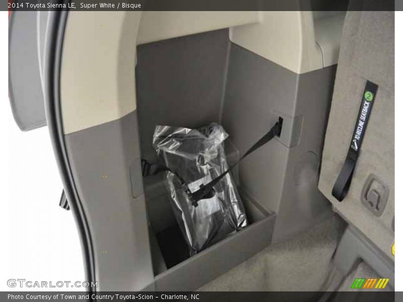 Super White / Bisque 2014 Toyota Sienna LE