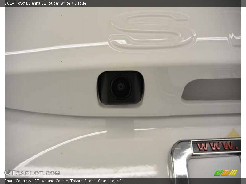 Super White / Bisque 2014 Toyota Sienna LE