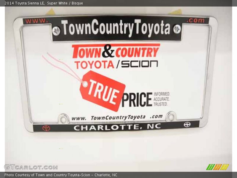 Super White / Bisque 2014 Toyota Sienna LE