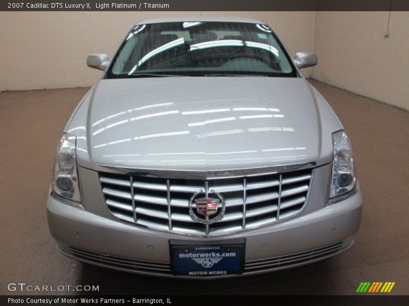 Light Platinum / Titanium 2007 Cadillac DTS Luxury II