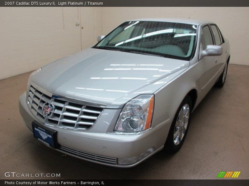 Light Platinum / Titanium 2007 Cadillac DTS Luxury II