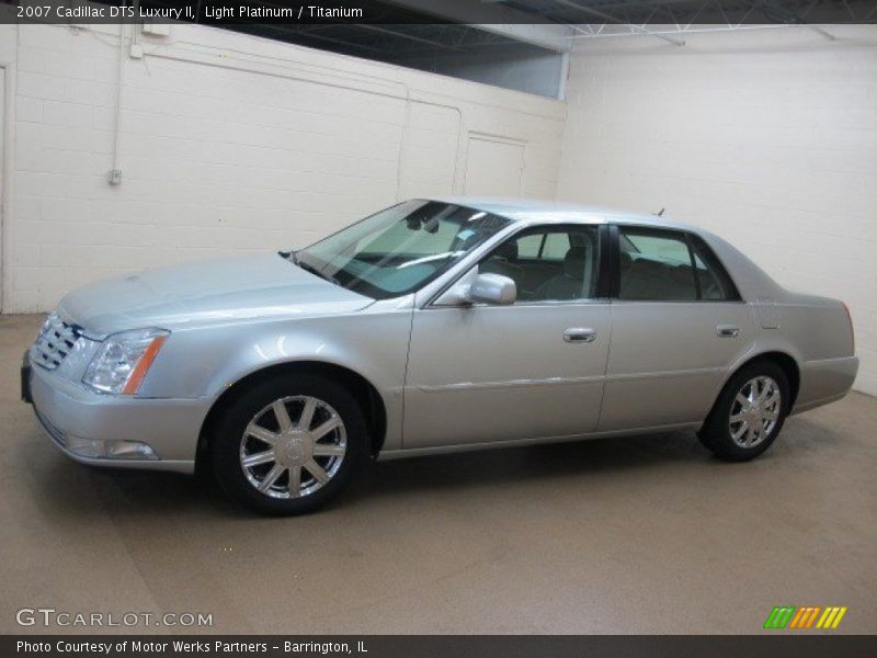 Light Platinum / Titanium 2007 Cadillac DTS Luxury II