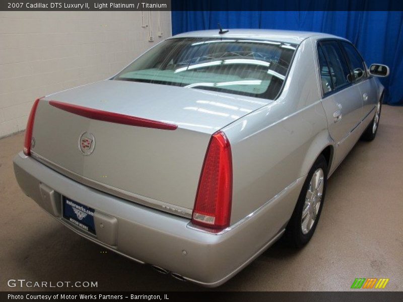 Light Platinum / Titanium 2007 Cadillac DTS Luxury II