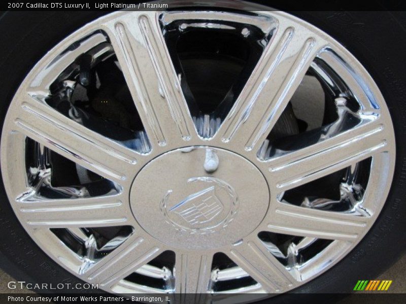 Light Platinum / Titanium 2007 Cadillac DTS Luxury II
