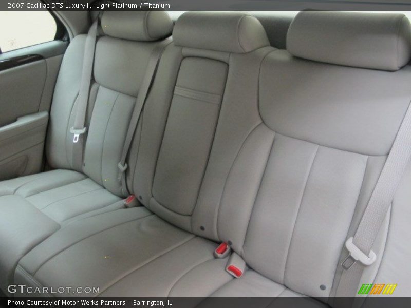 Light Platinum / Titanium 2007 Cadillac DTS Luxury II
