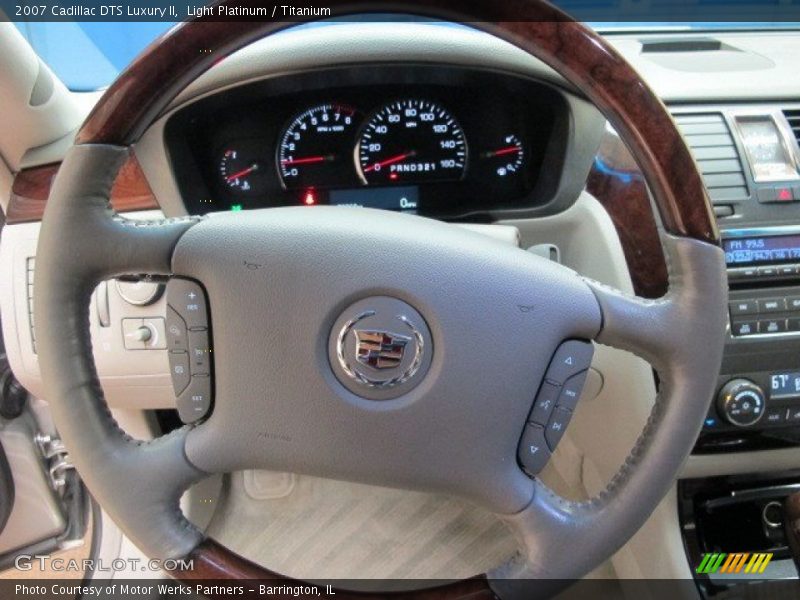 Light Platinum / Titanium 2007 Cadillac DTS Luxury II