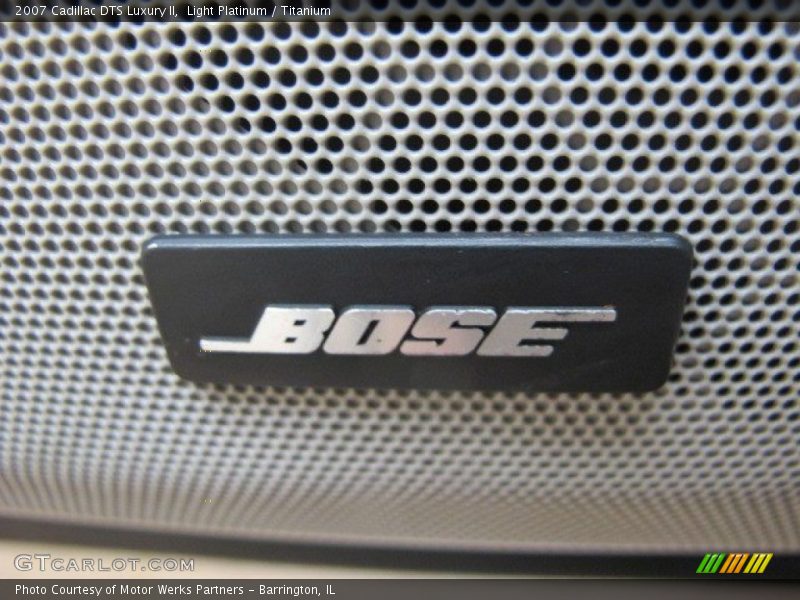 Light Platinum / Titanium 2007 Cadillac DTS Luxury II