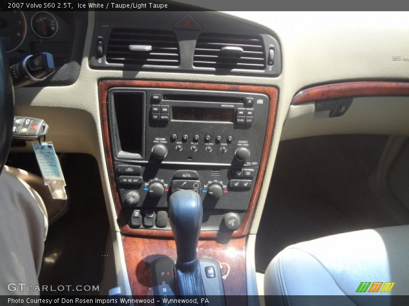 Ice White / Taupe/Light Taupe 2007 Volvo S60 2.5T