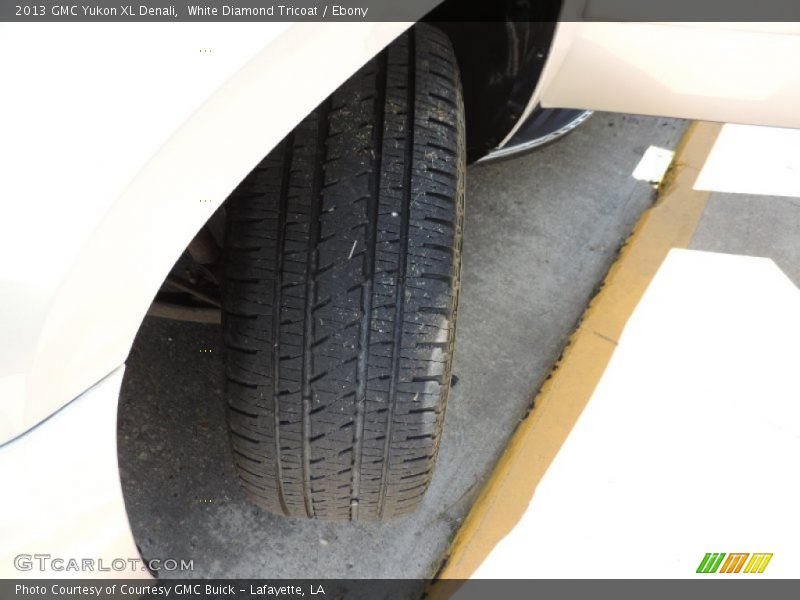 White Diamond Tricoat / Ebony 2013 GMC Yukon XL Denali