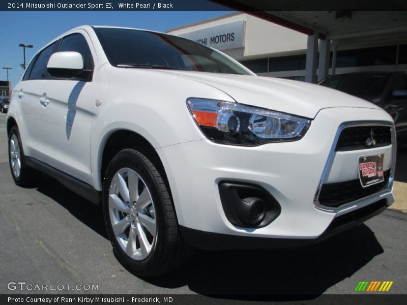 White Pearl / Black 2014 Mitsubishi Outlander Sport ES