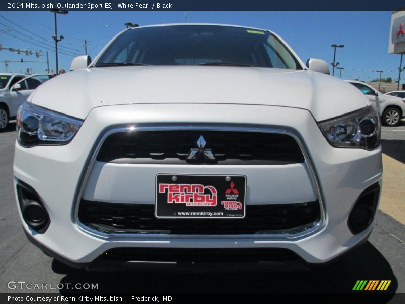 White Pearl / Black 2014 Mitsubishi Outlander Sport ES