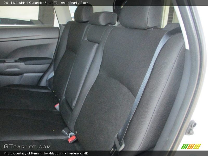 White Pearl / Black 2014 Mitsubishi Outlander Sport ES