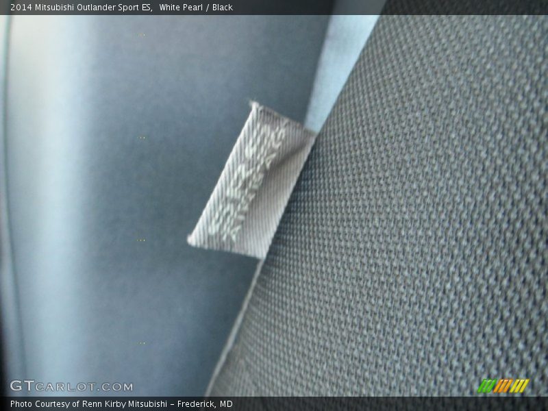 White Pearl / Black 2014 Mitsubishi Outlander Sport ES