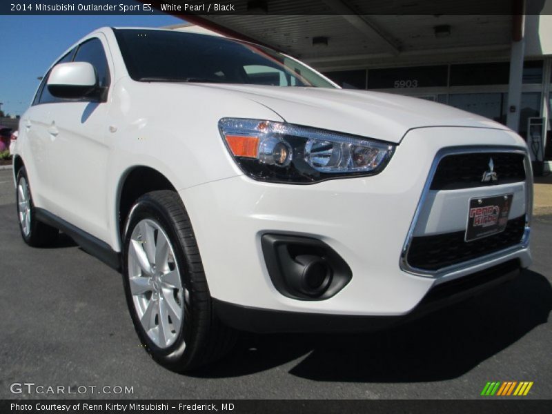 White Pearl / Black 2014 Mitsubishi Outlander Sport ES