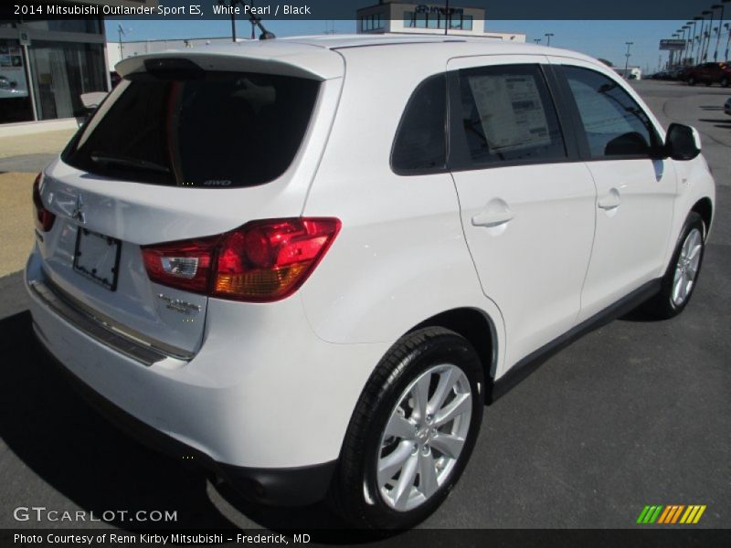 White Pearl / Black 2014 Mitsubishi Outlander Sport ES