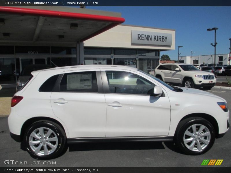 White Pearl / Black 2014 Mitsubishi Outlander Sport ES