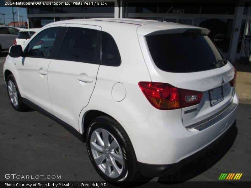White Pearl / Black 2014 Mitsubishi Outlander Sport ES