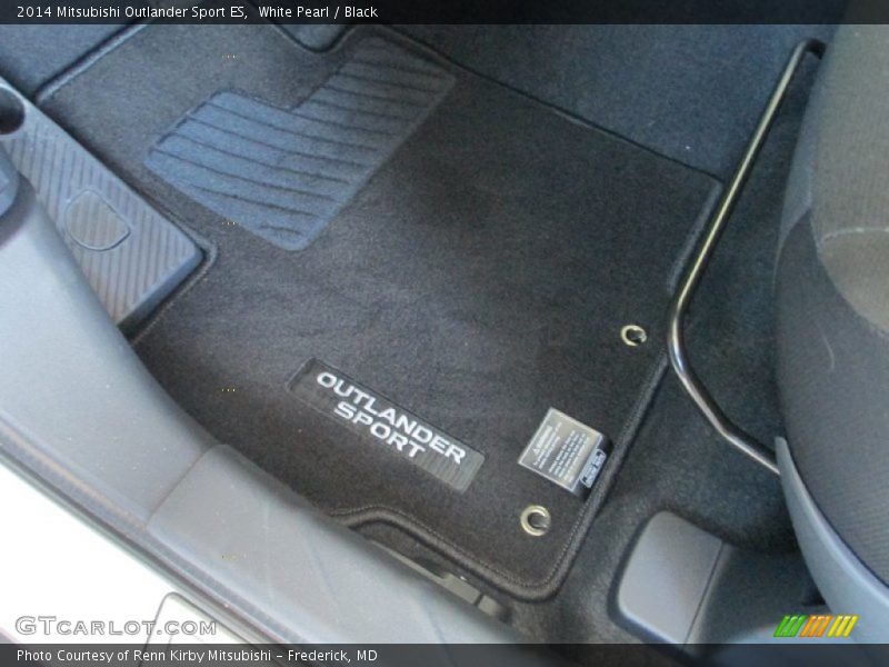 White Pearl / Black 2014 Mitsubishi Outlander Sport ES