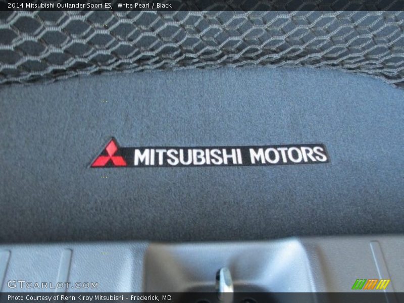 White Pearl / Black 2014 Mitsubishi Outlander Sport ES