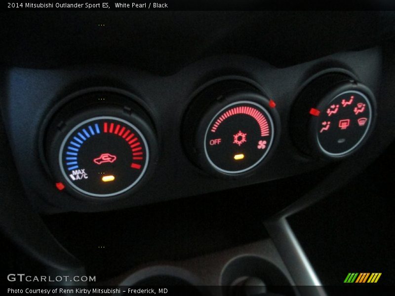 White Pearl / Black 2014 Mitsubishi Outlander Sport ES