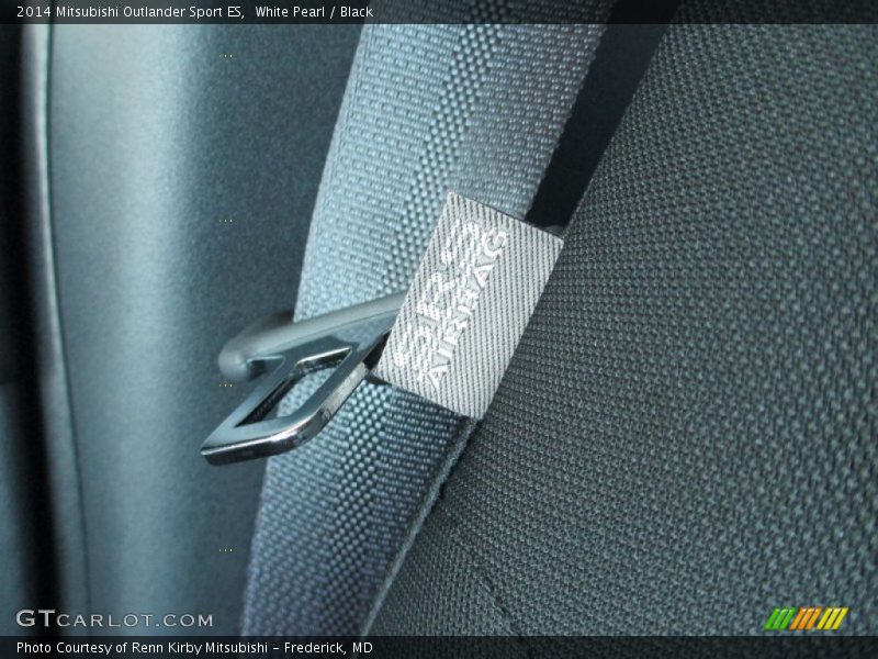 White Pearl / Black 2014 Mitsubishi Outlander Sport ES