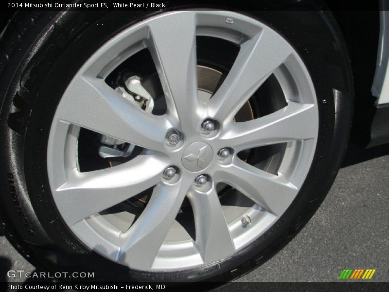 White Pearl / Black 2014 Mitsubishi Outlander Sport ES
