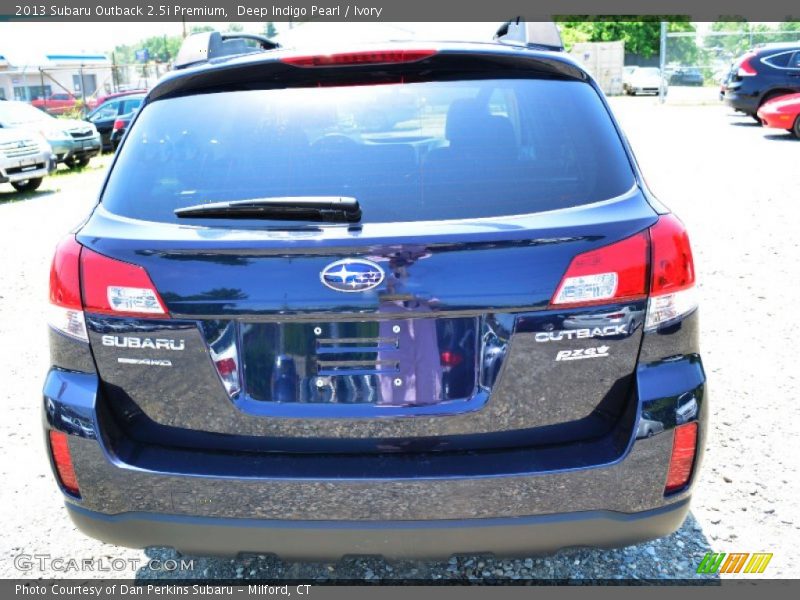 Deep Indigo Pearl / Ivory 2013 Subaru Outback 2.5i Premium