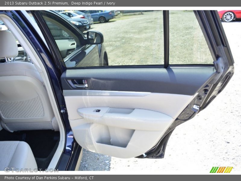 Deep Indigo Pearl / Ivory 2013 Subaru Outback 2.5i Premium