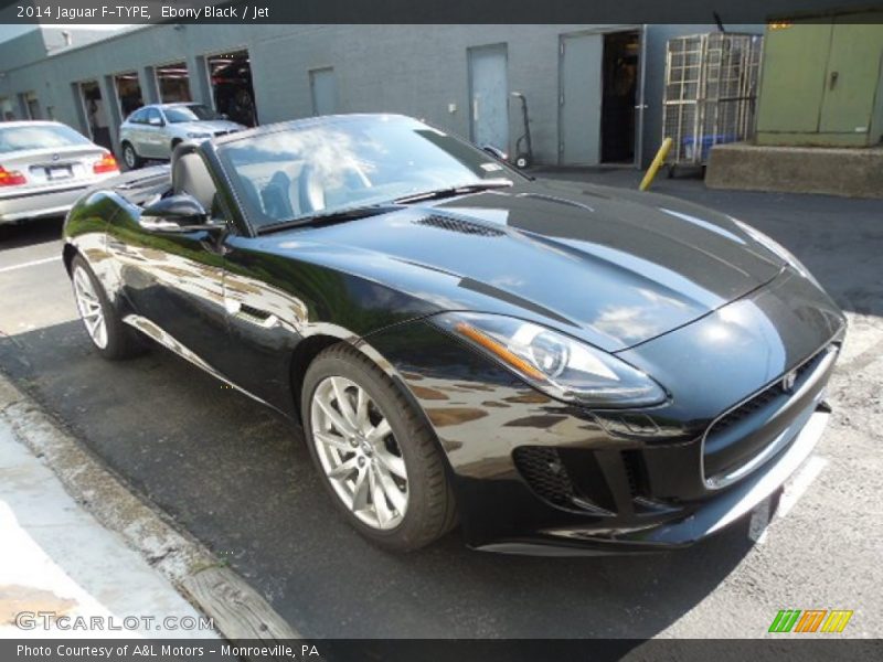 Front 3/4 View of 2014 F-TYPE 