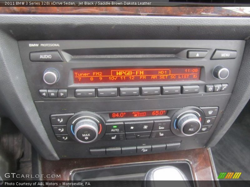 Controls of 2011 3 Series 328i xDrive Sedan