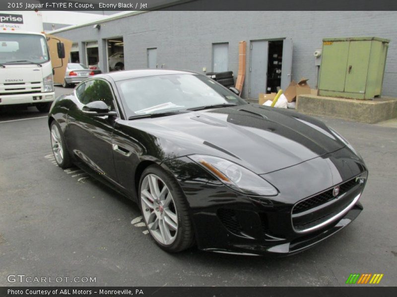 Front 3/4 View of 2015 F-TYPE R Coupe