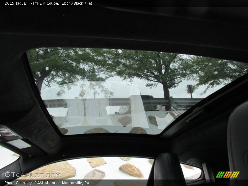Sunroof of 2015 F-TYPE R Coupe