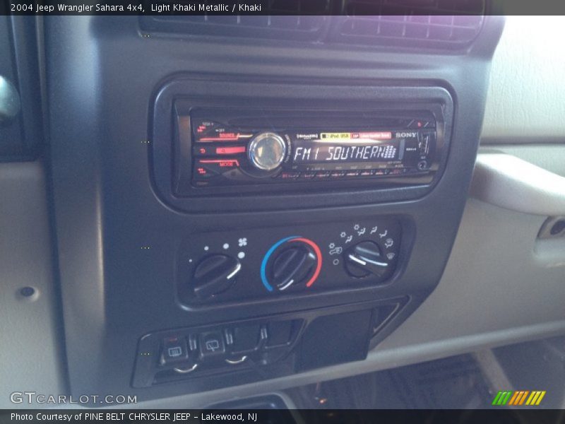 Light Khaki Metallic / Khaki 2004 Jeep Wrangler Sahara 4x4