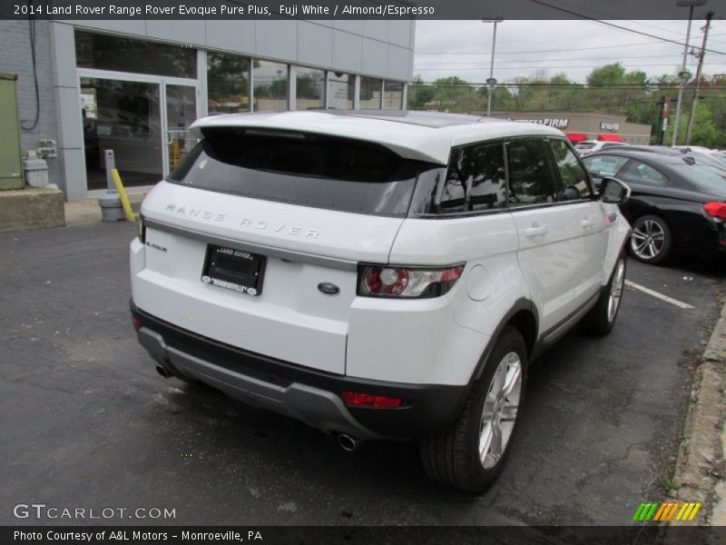 Fuji White / Almond/Espresso 2014 Land Rover Range Rover Evoque Pure Plus