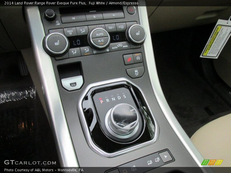 Fuji White / Almond/Espresso 2014 Land Rover Range Rover Evoque Pure Plus