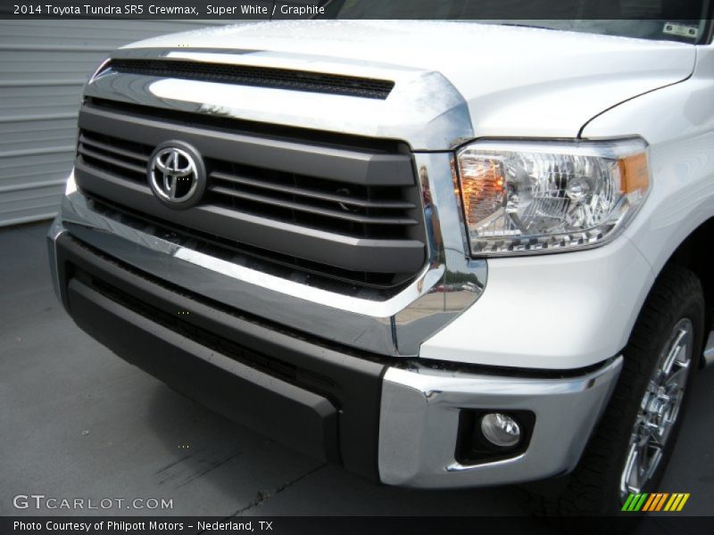 Super White / Graphite 2014 Toyota Tundra SR5 Crewmax
