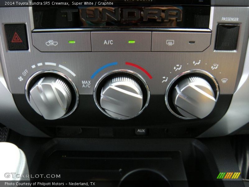 Controls of 2014 Tundra SR5 Crewmax