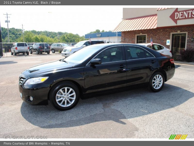 Black / Bisque 2011 Toyota Camry XLE