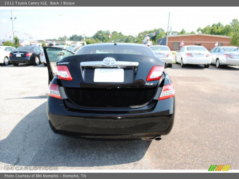 Black / Bisque 2011 Toyota Camry XLE
