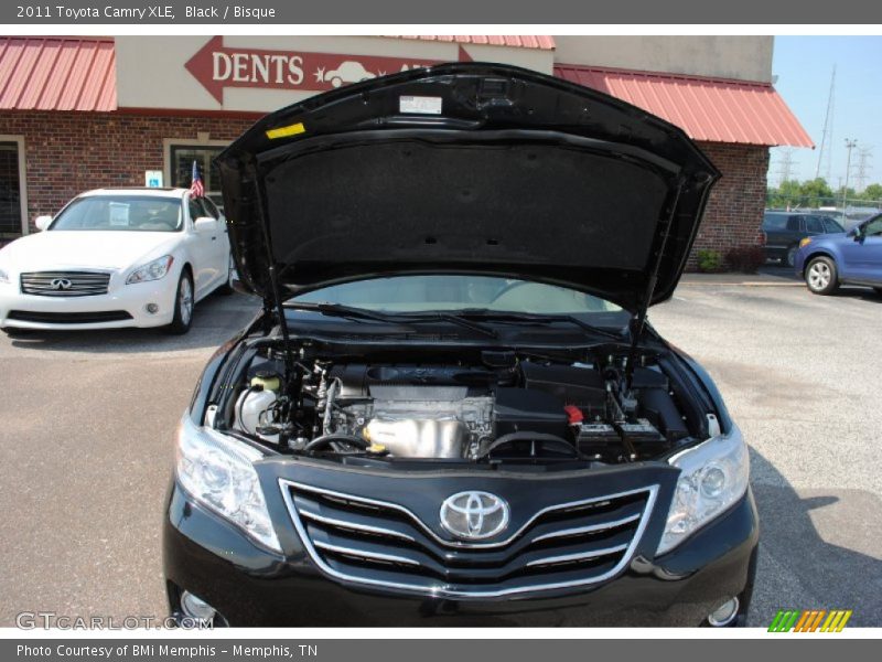 Black / Bisque 2011 Toyota Camry XLE