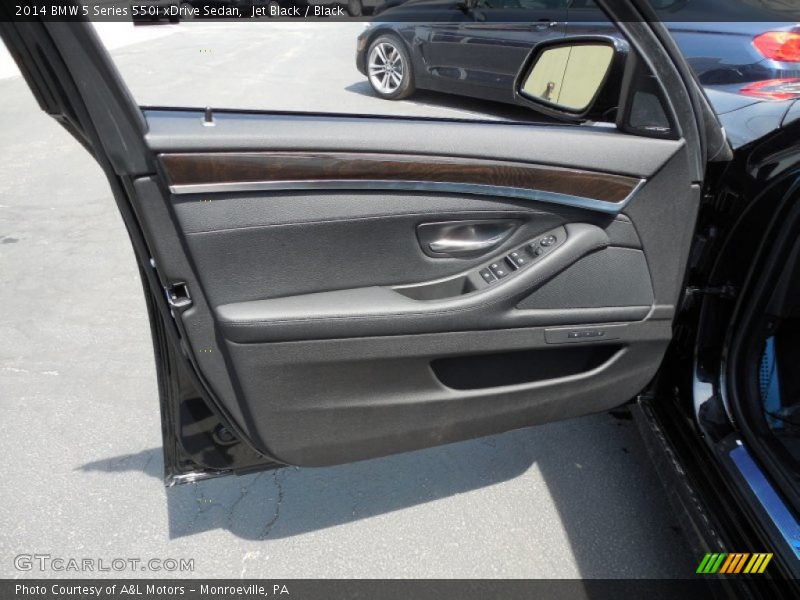 Door Panel of 2014 5 Series 550i xDrive Sedan