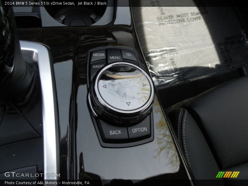 Controls of 2014 5 Series 550i xDrive Sedan