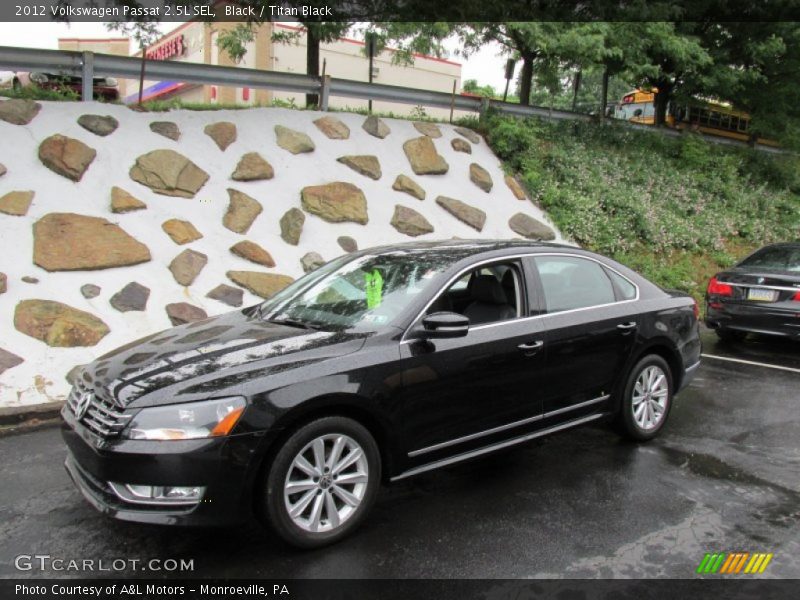 Front 3/4 View of 2012 Passat 2.5L SEL