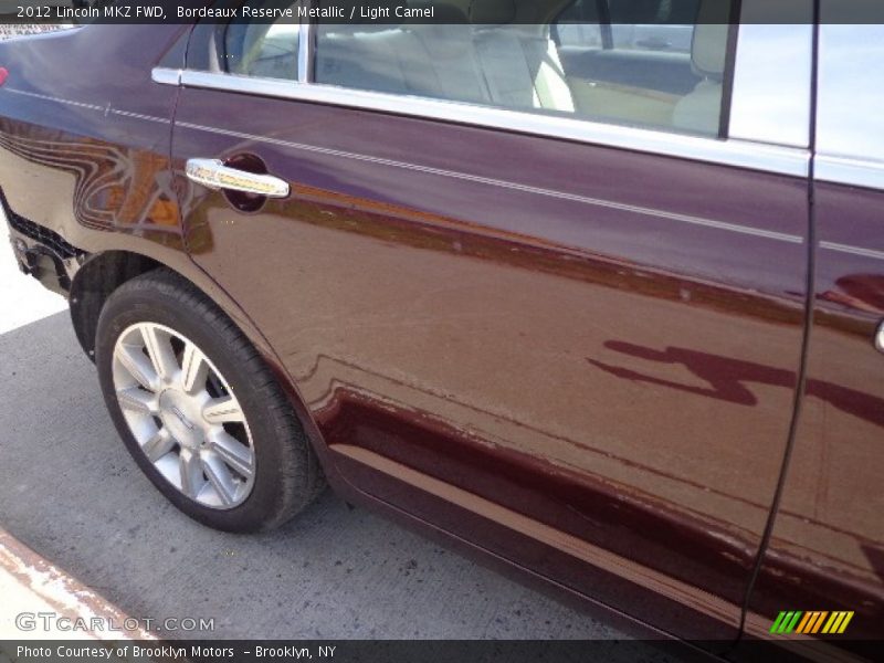 Bordeaux Reserve Metallic / Light Camel 2012 Lincoln MKZ FWD