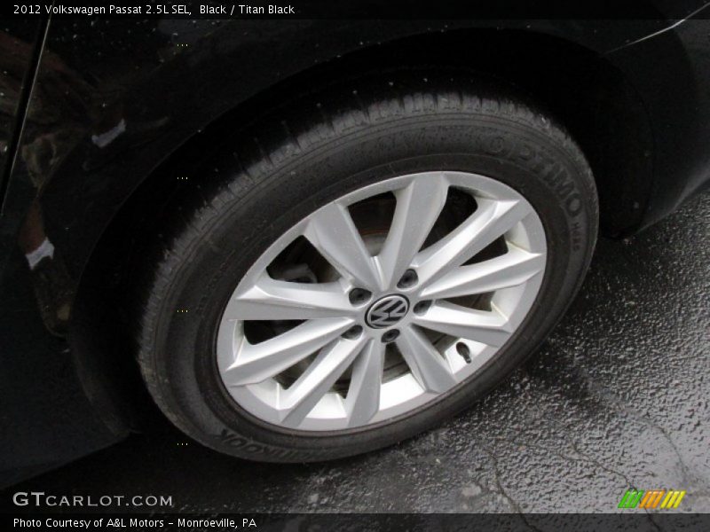 Black / Titan Black 2012 Volkswagen Passat 2.5L SEL