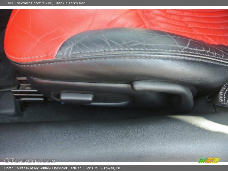 Black / Torch Red 2004 Chevrolet Corvette Z06