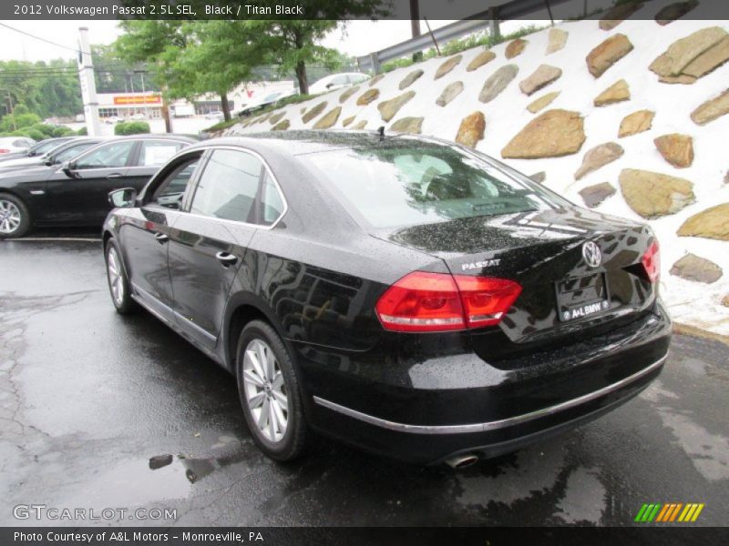 Black / Titan Black 2012 Volkswagen Passat 2.5L SEL