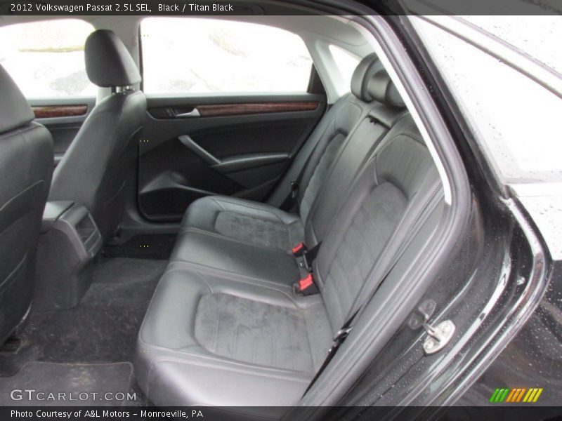 Black / Titan Black 2012 Volkswagen Passat 2.5L SEL